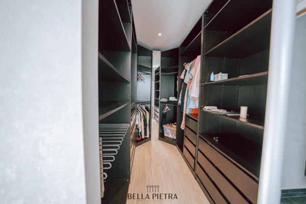 Castries (34160) Propriété 10 pièces de 400m²