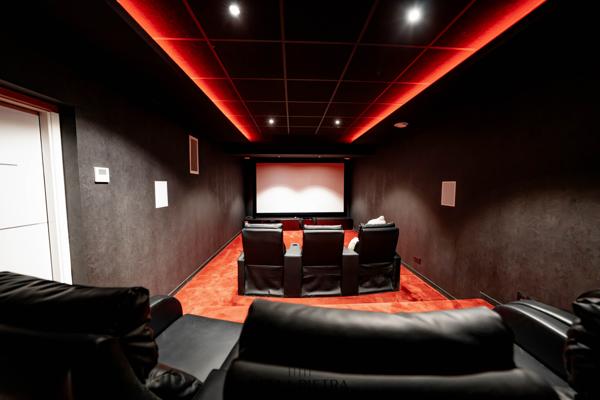 Castries (34160) Propriété 10 pièces de 400m²