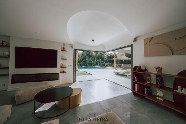 Castries (34160) Propriété 10 pièces de 400m²