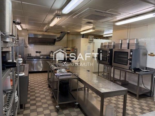 LABORATOIRE CULINAIRE TRAITEUR 150 M2 VITRINE 12 METRES EXTRACTION 400 LEVALLOIS PERRET CENTRE