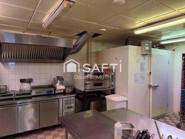 LABORATOIRE CULINAIRE TRAITEUR 150 M2 VITRINE 12 METRES EXTRACTION 400 LEVALLOIS PERRET CENTRE
