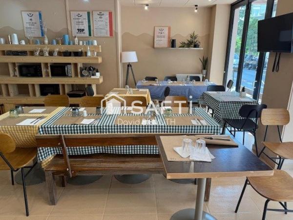 LABORATOIRE CULINAIRE TRAITEUR 150 M2 VITRINE 12 METRES EXTRACTION 400 LEVALLOIS PERRET CENTRE