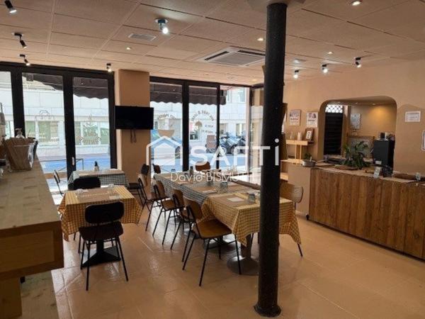 LABORATOIRE CULINAIRE TRAITEUR 150 M2 VITRINE 12 METRES EXTRACTION 400 LEVALLOIS PERRET CENTRE