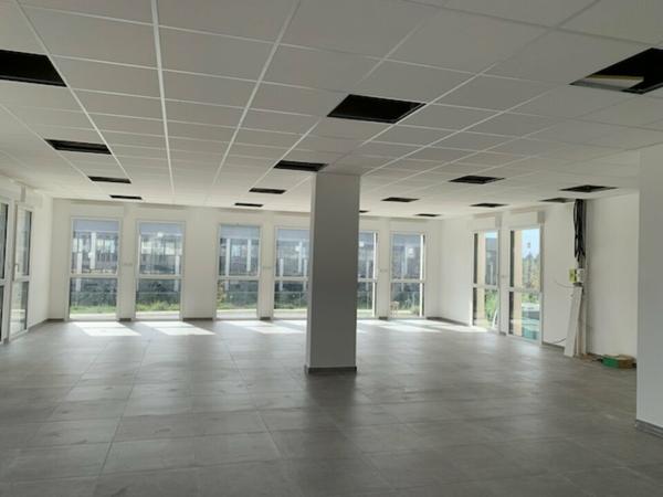 Bureaux neufs à louer à Avignon Agroparc avec ascenseur et parking mutualisé