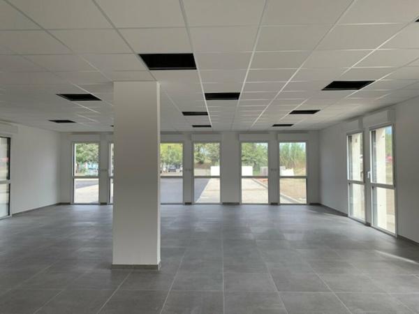 Bureaux neufs à louer à Avignon Agroparc avec ascenseur et parking mutualisé