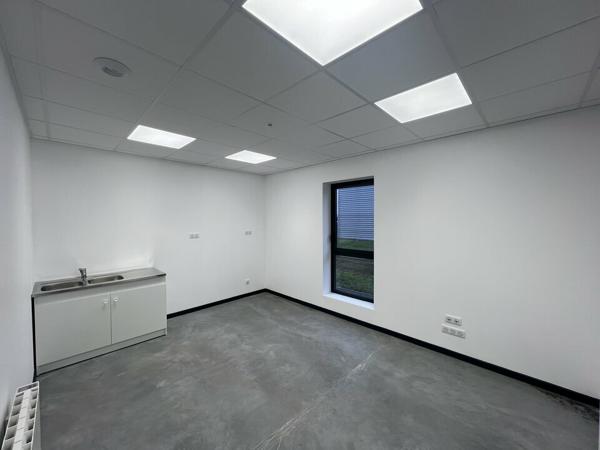 BUREAUX location à SAINT-JEAN-DE-LA-NEUVILLE 76210