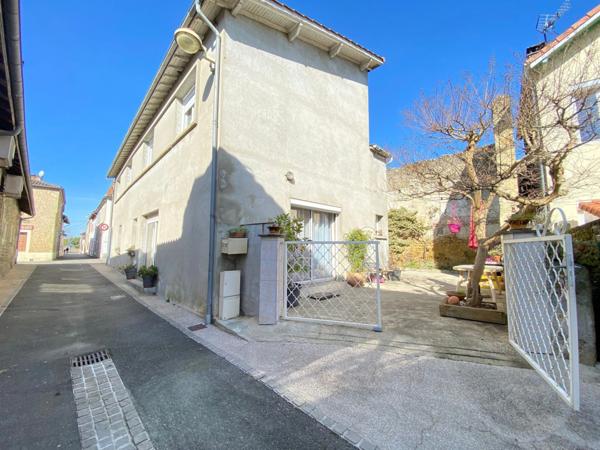 Dpt Gers (32), à vendre BARCELONNE DU GERS maison P7 de 160 m² habitables + grange attenante sur 250 m² de terrain