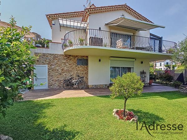 MAGNIFIQUE VILLA RENOVEE 130 M² MANDELIEU