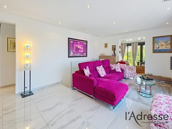 MAGNIFIQUE VILLA RENOVEE 130 M² MANDELIEU