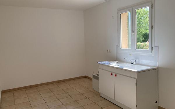 Maison à louer    4 pièces •  Villeneuve-lès-Avignon