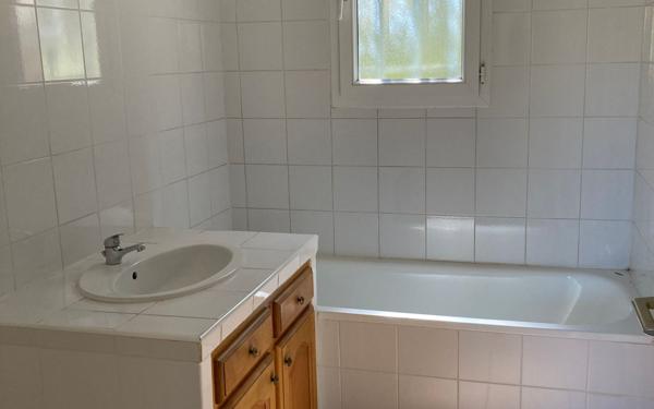 Maison à louer    4 pièces •  Villeneuve-lès-Avignon