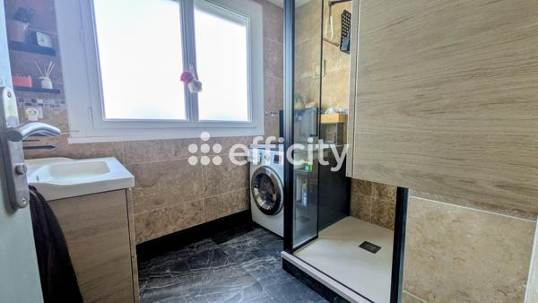 Appartement
         4 pièces
        - 70 m² Exclusivité 142 000 € *