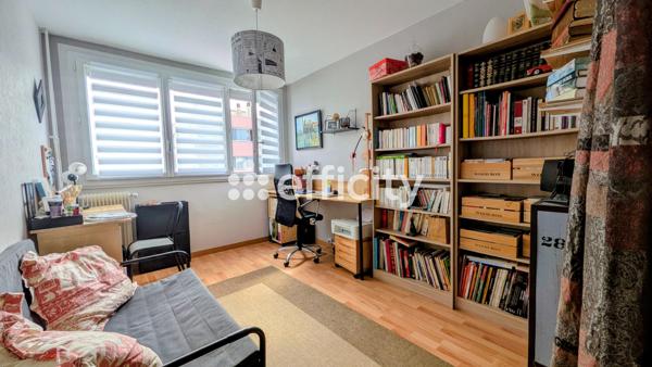 Appartement
         4 pièces
        - 70 m² Exclusivité 142 000 € *