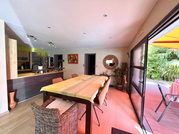 MAISON MODERNE de 2017 – 4 chambres, bureau ,piscine