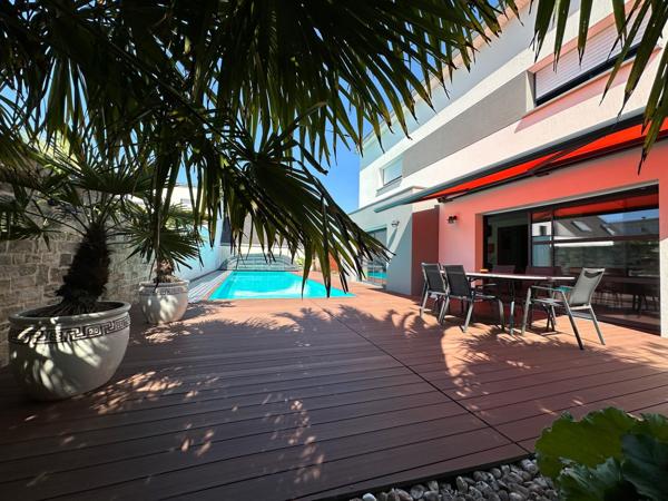 MAISON MODERNE de 2017 – 4 chambres, bureau ,piscine