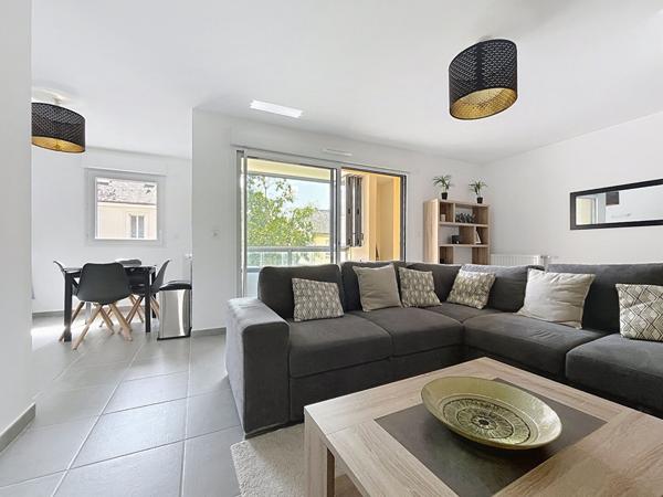 A vendre - Appartement T3 de 67 m² vendu meublé, avec balcon et parking, dans résidence récente (2021) avec ascenseur "Angers Gare/ Pont Noir"