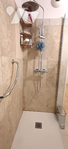 UZES Appartement T3 dans une résidence sécurisée avec garage