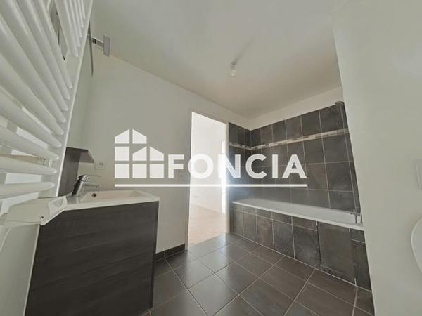 Location Appartement 2 pièces 43.7 m² - 13-21 RUE LA CLEF DES CHAMPS Saint Ouen Sur Seine 93400