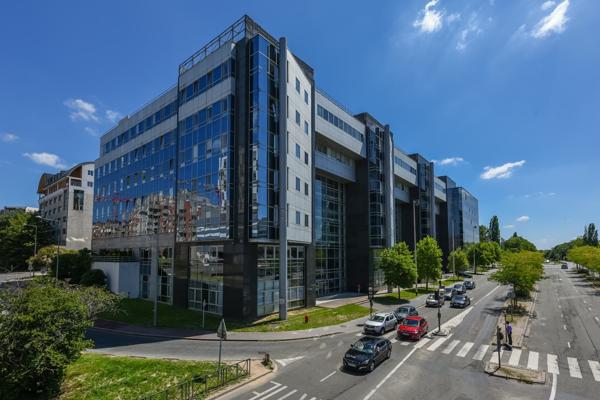 Bureaux à louer à Cergy quartier Préfecture accès direct RER A