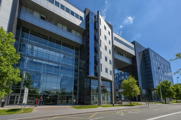 Bureaux à louer à Cergy quartier Préfecture accès direct RER A