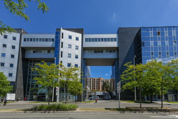 Bureaux à louer à Cergy quartier Préfecture accès direct RER A