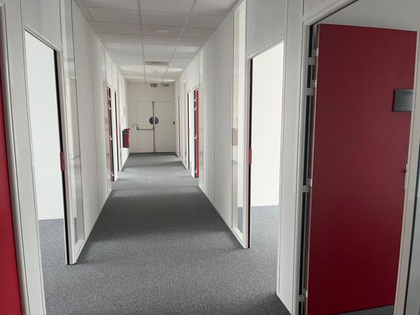 Bureaux à louer à Cergy quartier Préfecture accès direct RER A