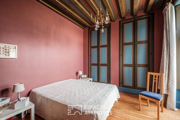 Hôtel particulier en centre-ville avec jardin et dépendance