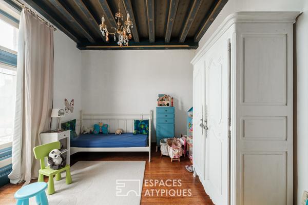 Hôtel particulier en centre-ville avec jardin et dépendance