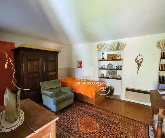 Mas  typiquement cévenol - Malbosc (limite Gard/Ardèche) 215 m² | 8 pièces | Terrain  17 497 m²| Piscine