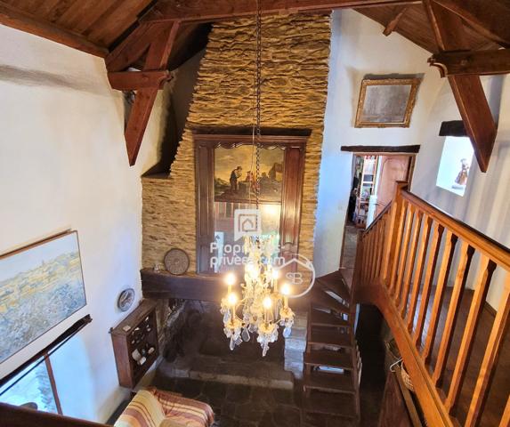 Mas  typiquement cévenol - Malbosc (limite Gard/Ardèche) 215 m² | 8 pièces | Terrain  17 497 m²| Piscine