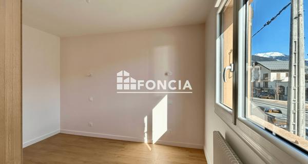 À vendre Local commercial 336 m² - Bourg-saint-maurice 73700