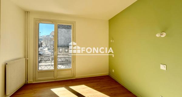 À vendre Local commercial 336 m² - Bourg-saint-maurice 73700