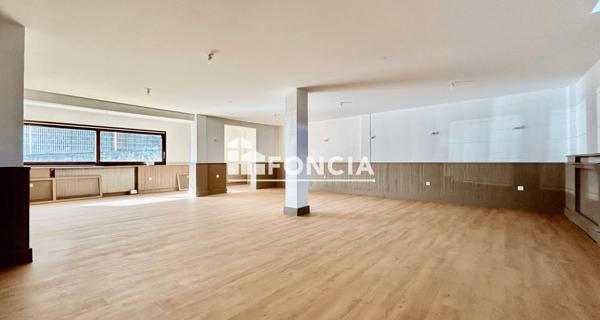 À vendre Local commercial 336 m² - Bourg-saint-maurice 73700