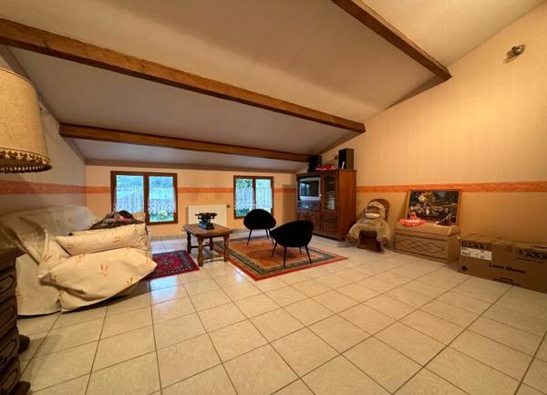 Maison à vendre    7 pièces •  Combles-en-Barrois