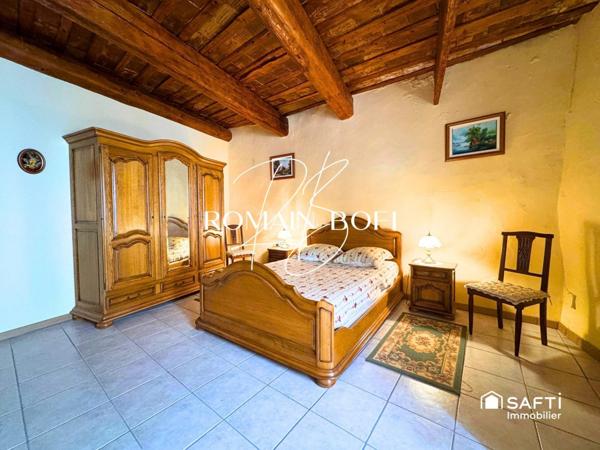 Maison 5 pièces de 120m2 avec une cour