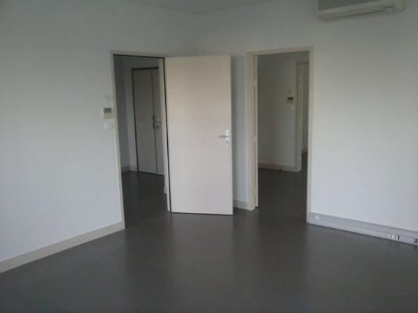 Bureau à louer à Avignon extra muros avec parking et fibre optique