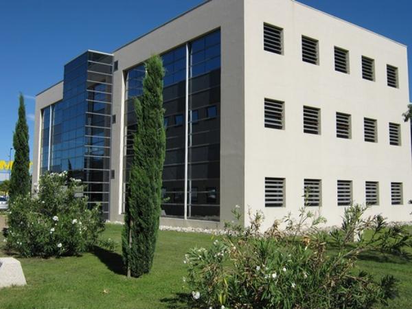 Bureau à louer à Avignon extra muros avec parking et fibre optique
