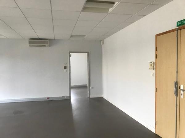 Bureau à louer à Avignon extra muros avec parking et fibre optique