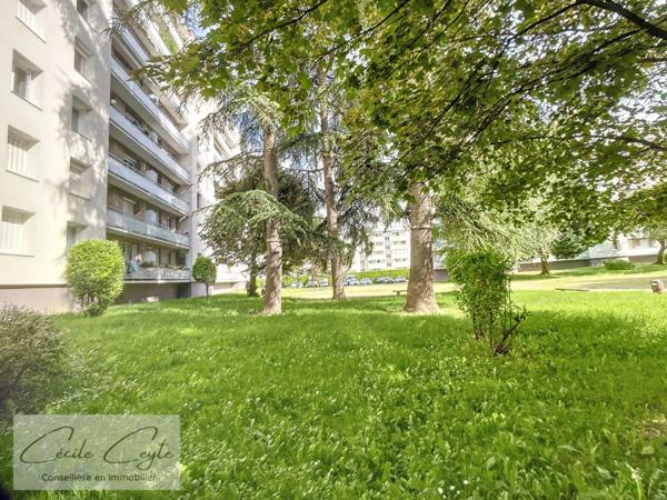 SAINT MARTIN D'HERES (38) Appartement 5 pièces sans travaux, Résidence Hermitage