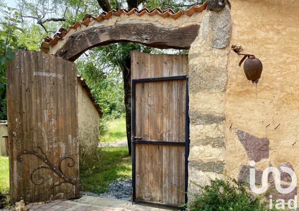 Domaine 11 pièces de 470 m² à Bussière-Badil (24360)