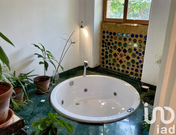 Domaine 11 pièces de 470 m² à Bussière-Badil (24360)