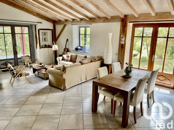 Domaine 11 pièces de 470 m² à Bussière-Badil (24360)