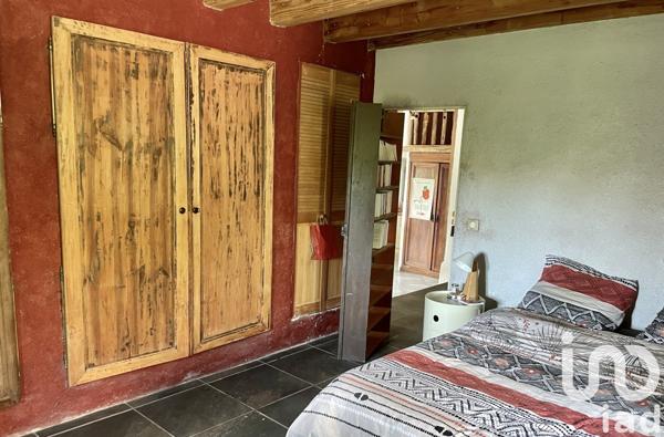 Domaine 11 pièces de 470 m² à Bussière-Badil (24360)