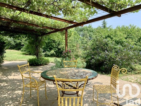 Domaine 11 pièces de 470 m² à Bussière-Badil (24360)