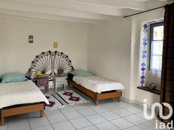 Domaine 11 pièces de 470 m² à Bussière-Badil (24360)