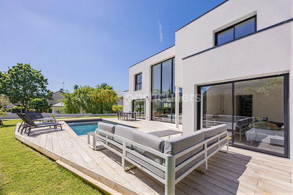 Vente
                Maison191,15 m² - 7 Pièces -
                    SAUTRON (44880)