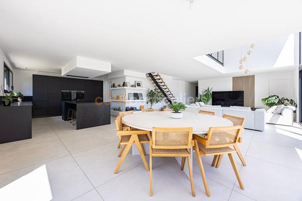 Vente
                Maison191,15 m² - 7 Pièces -
                    SAUTRON (44880)