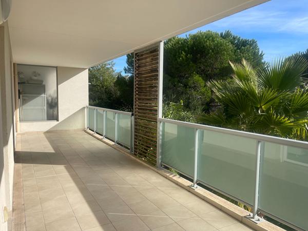 Appartement Le Cannet 3 pièces 68 m² terrasse piscine parking