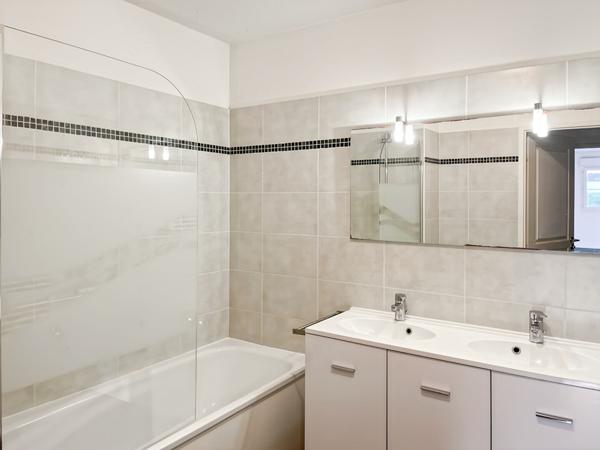 Appartement Le Cannet 3 pièces 68 m² terrasse piscine parking