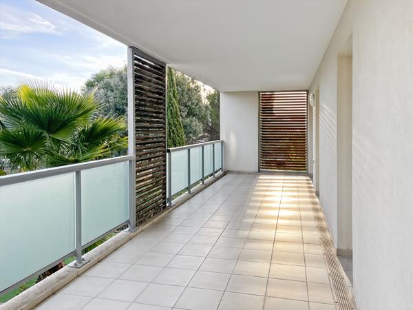 Appartement Le Cannet 3 pièces 68 m² terrasse piscine parking